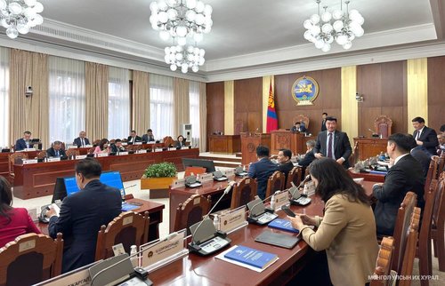 Протокол: Хоёр жилийн өмнөх хуулийн төслийг “шууд” хэлэлцэхийг дэмжихгүй